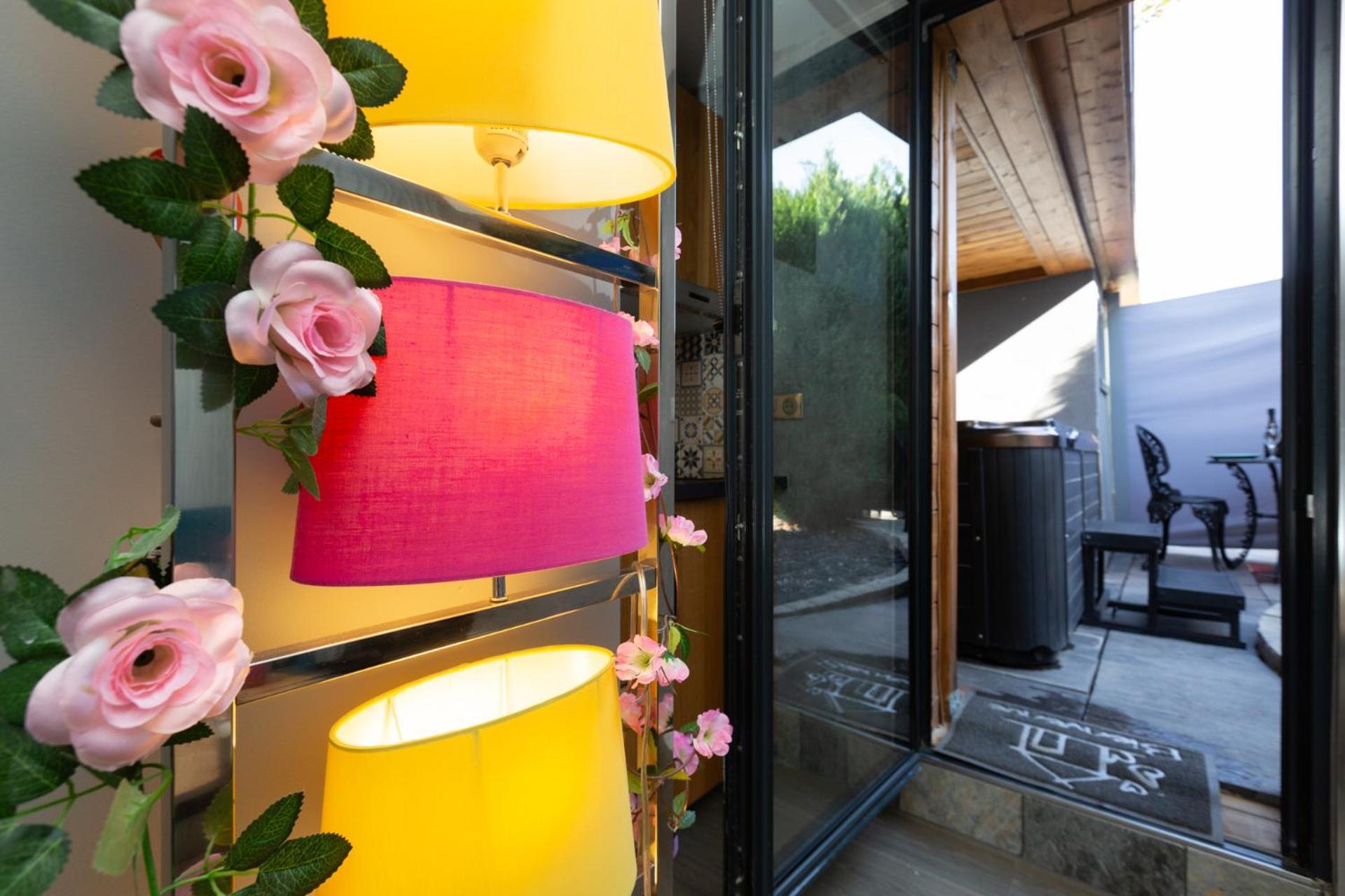 Gites Spa Strasbourg - Studio Romantique, Jacuzzi, Sauna, Terrasse Privee Furdenheim Exteriör bild