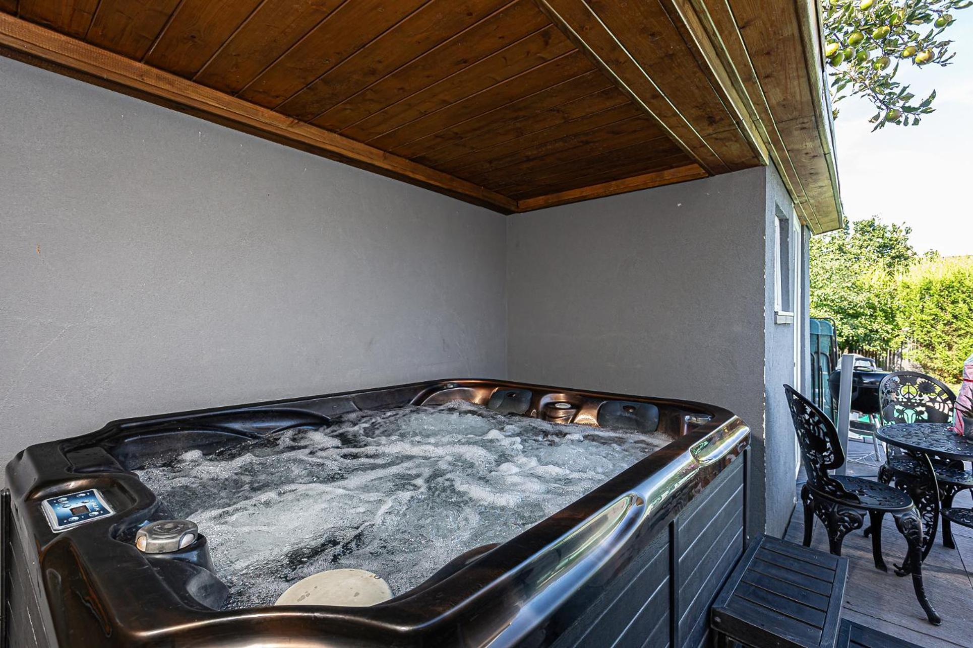 Gites Spa Strasbourg - Studio Romantique, Jacuzzi, Sauna, Terrasse Privee Furdenheim Exteriör bild