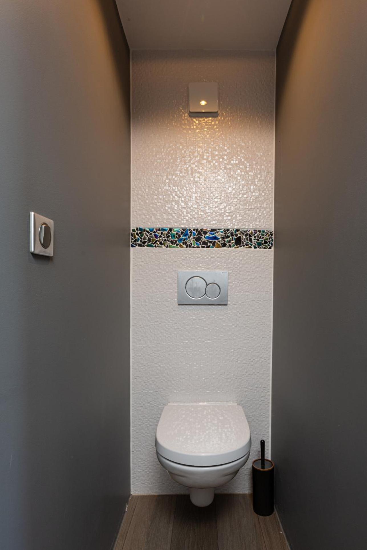 Gites Spa Strasbourg - Studio Romantique, Jacuzzi, Sauna, Terrasse Privee Furdenheim Exteriör bild