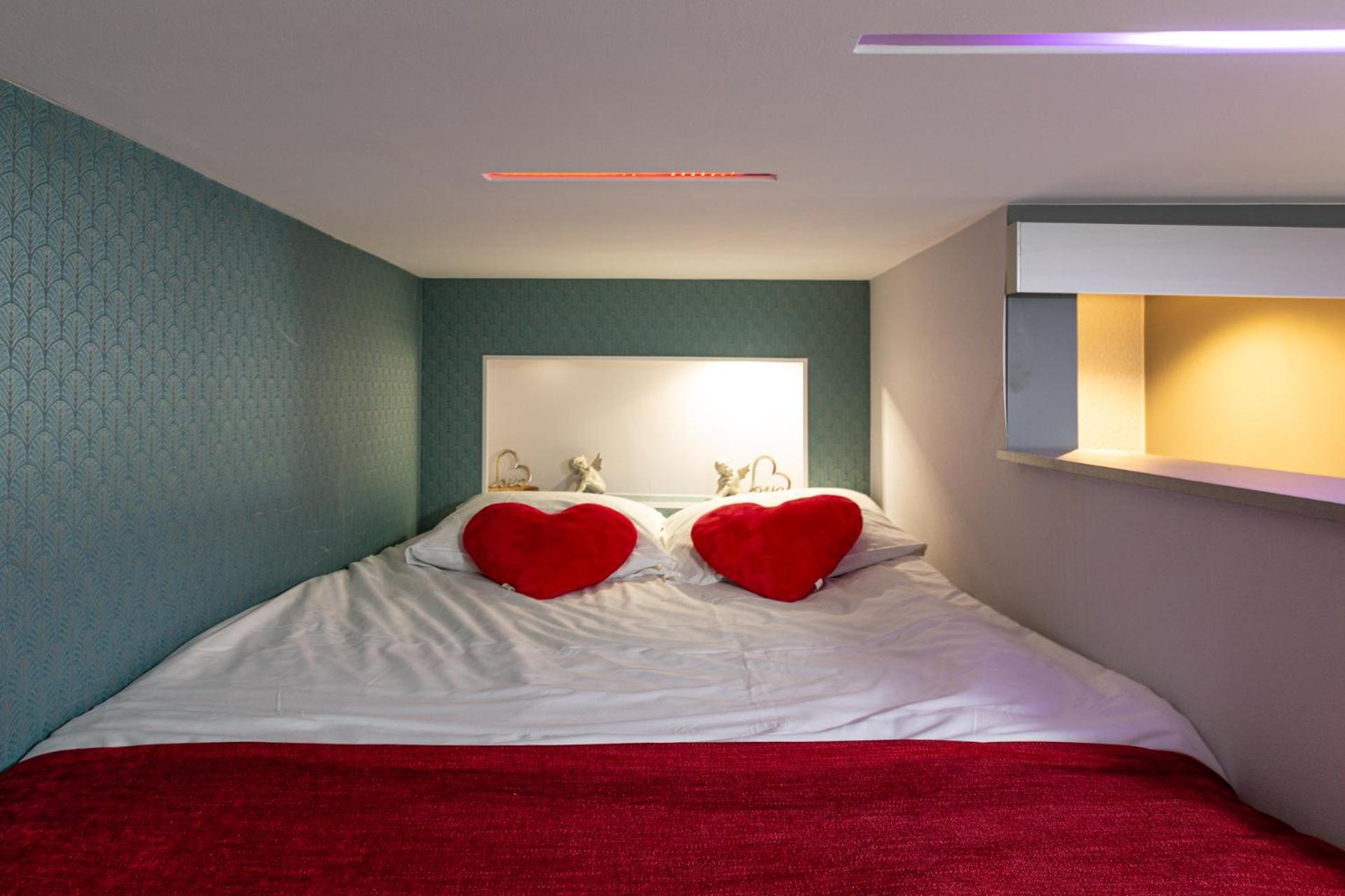 Gites Spa Strasbourg - Studio Romantique, Jacuzzi, Sauna, Terrasse Privee Furdenheim Exteriör bild