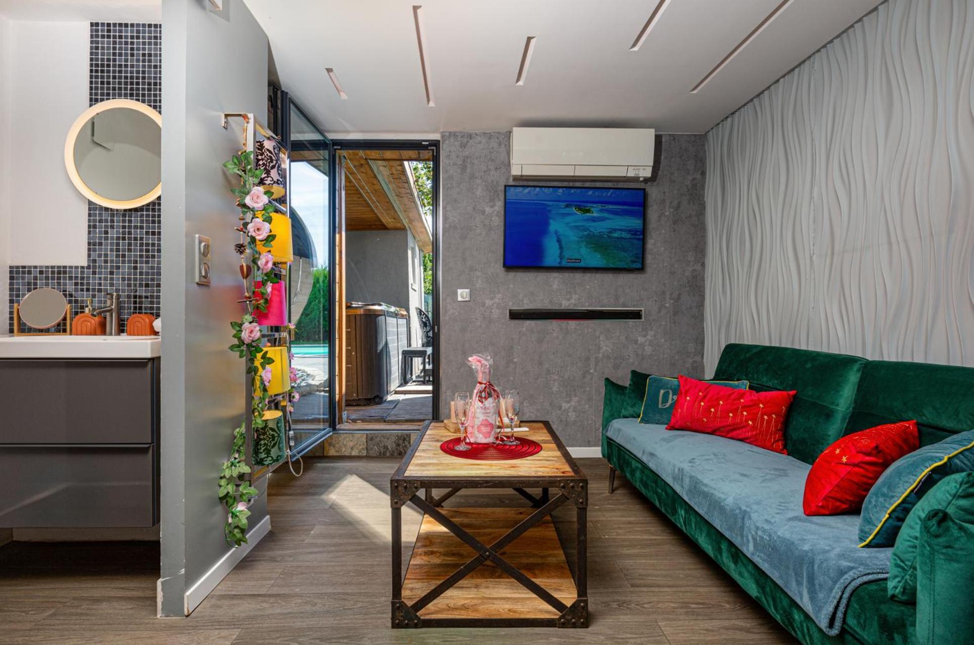 Gites Spa Strasbourg - Studio Romantique, Jacuzzi, Sauna, Terrasse Privee Furdenheim Exteriör bild